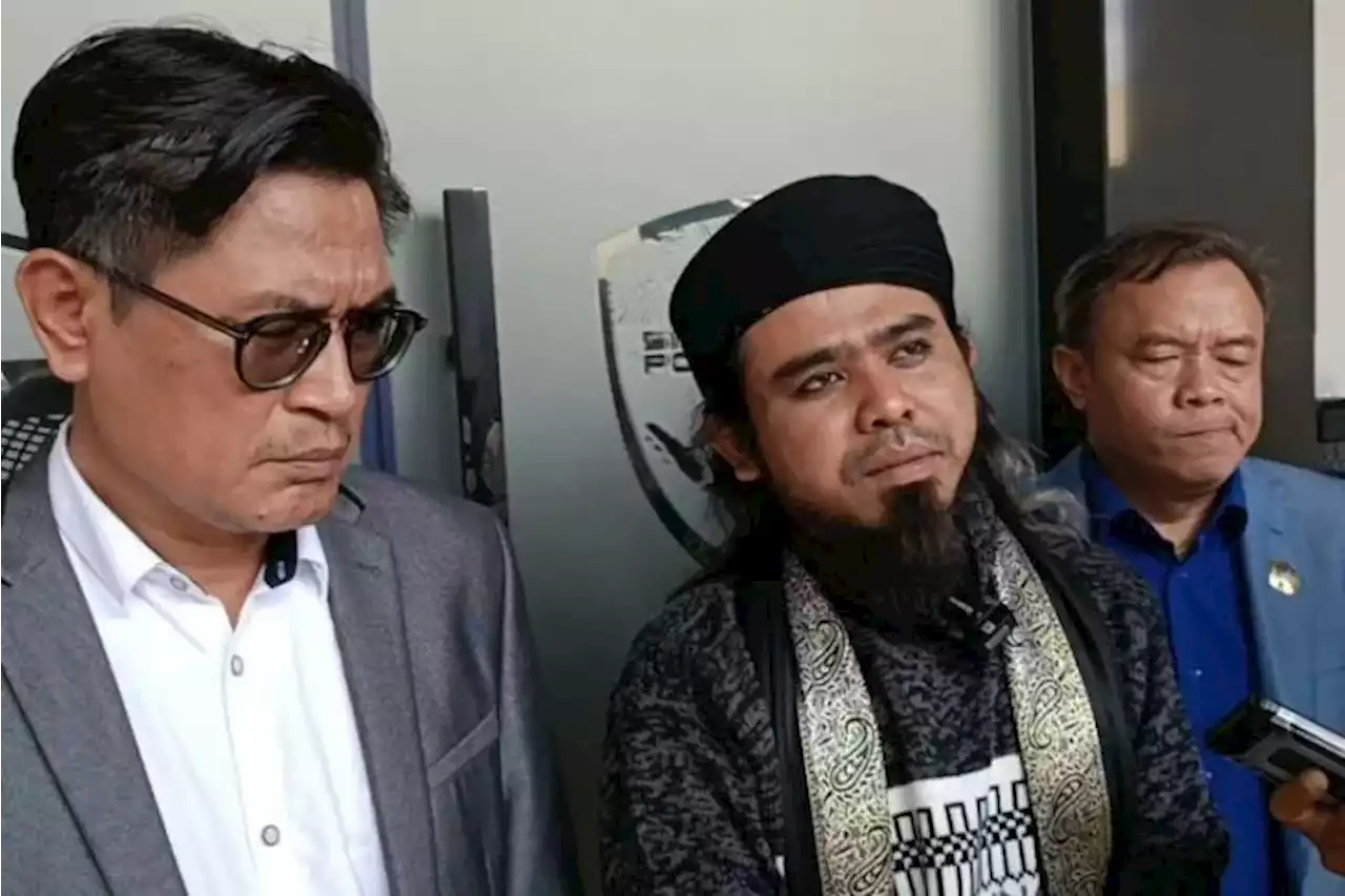 Didampingi 3 Kuasa Hukum, Gus Samsudin Diperiksa terkait Pesulap Merah