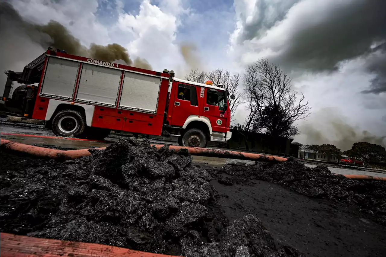 2nd firefighter dies as Cuba controls big oil facility fire