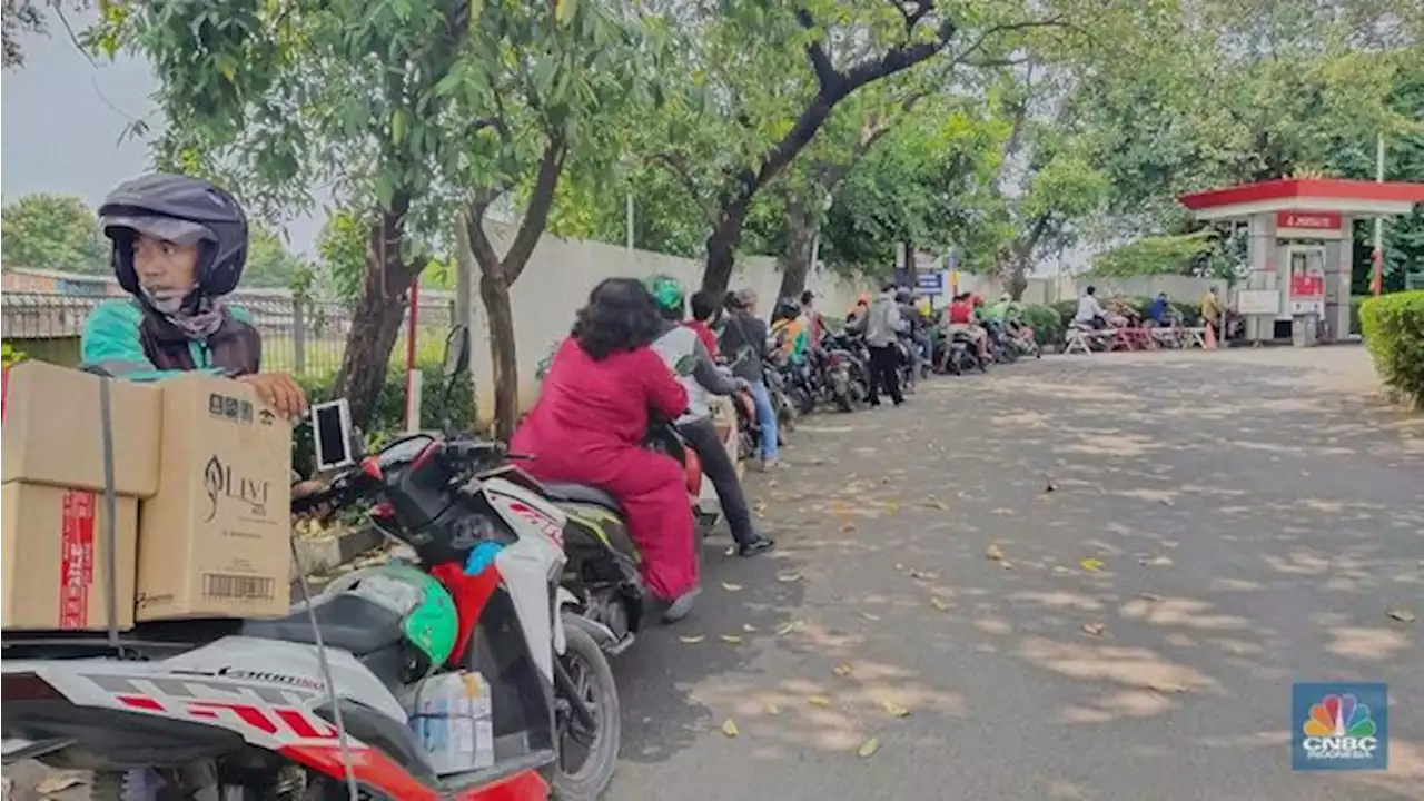 Mulai Ada Fenomena Orang Antre Pertalite dan Solar di SPBU