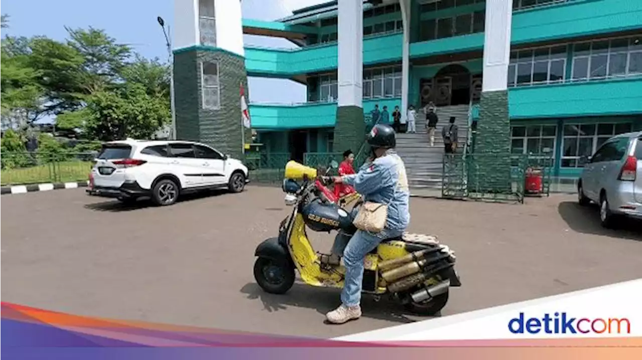 Skuteris Nyentrik dari Sukabumi, Tebar Pesan Baik dari Vespa Campursari