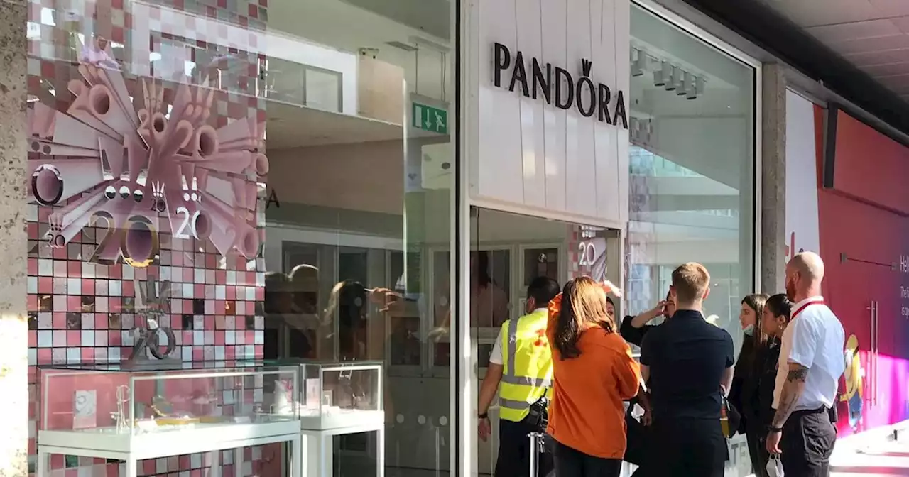 Former Pandora worker shares secrets & strange things about store