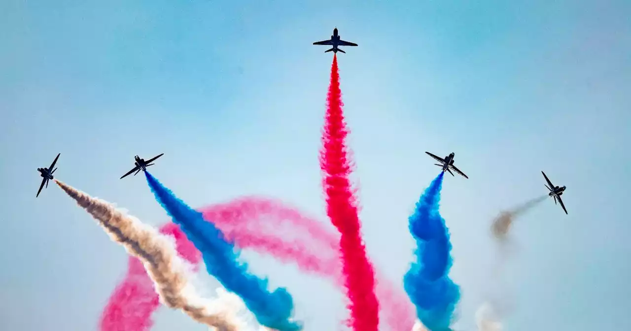 Red Arrows wow Blackpool Airshow with breathaking red, white and blue display