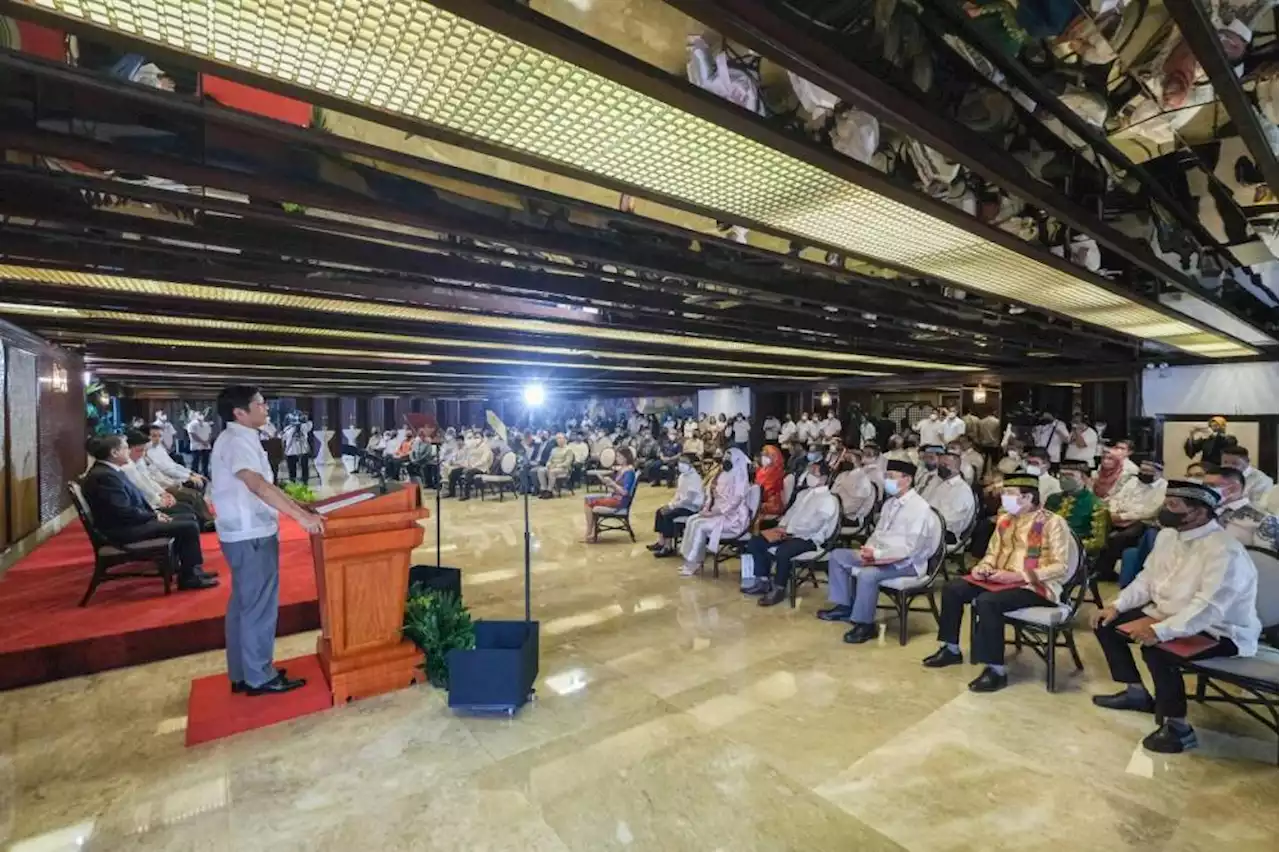 Marcos leads mass oath taking of new Bangsamoro Transition Authority members