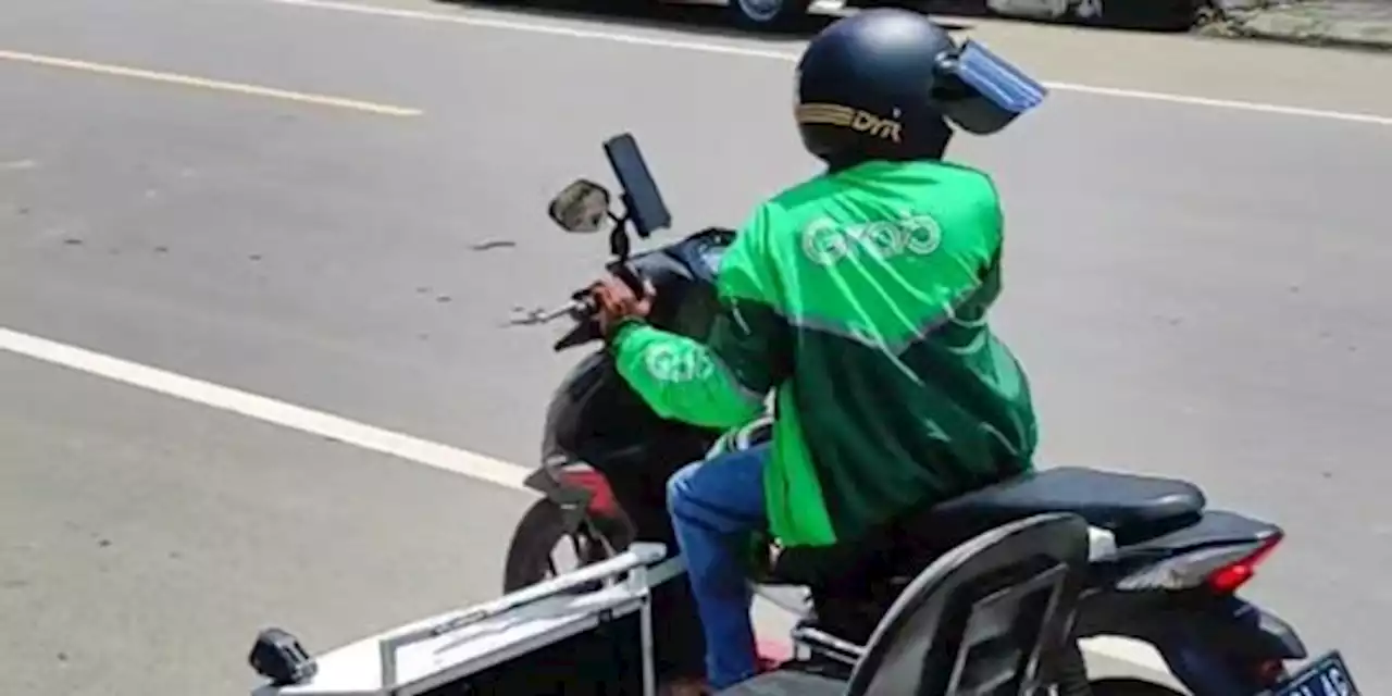 Model Motor Berbeda, Perjuangan Driver Ojol Penyandang Disabilitas Ini Viral | merdeka.com