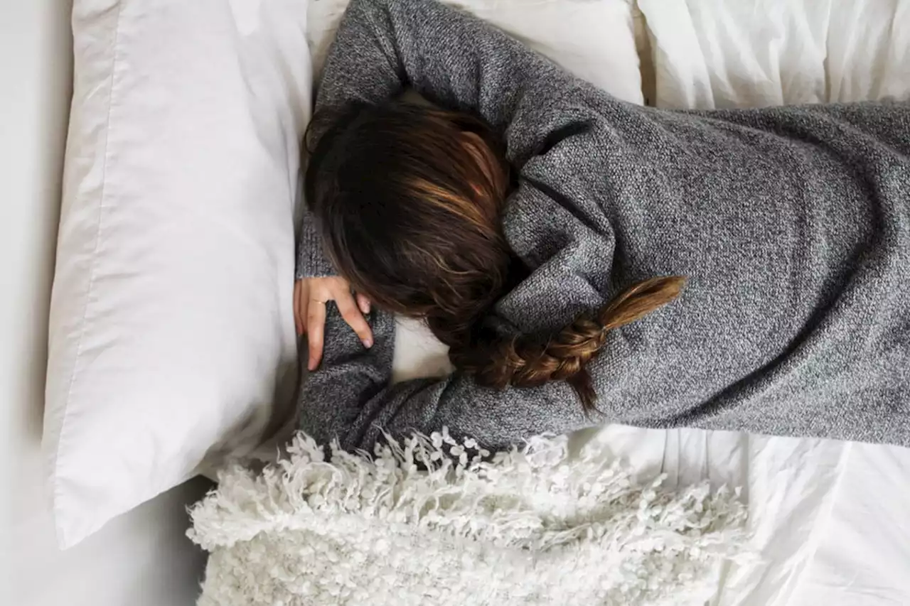 Why Melatonin Doesn't Help You Stay Asleep & What To Take Instead