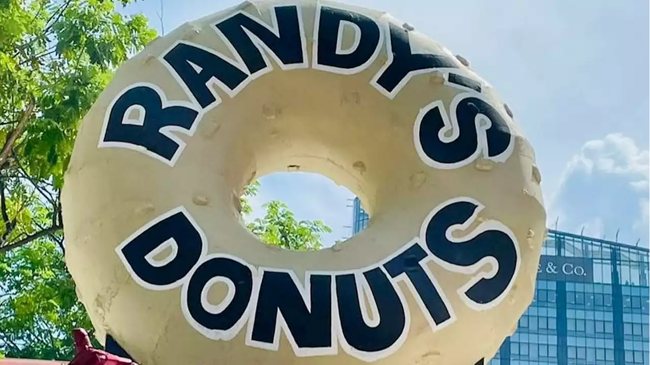 Randy's Donuts to open second PH location at this mall