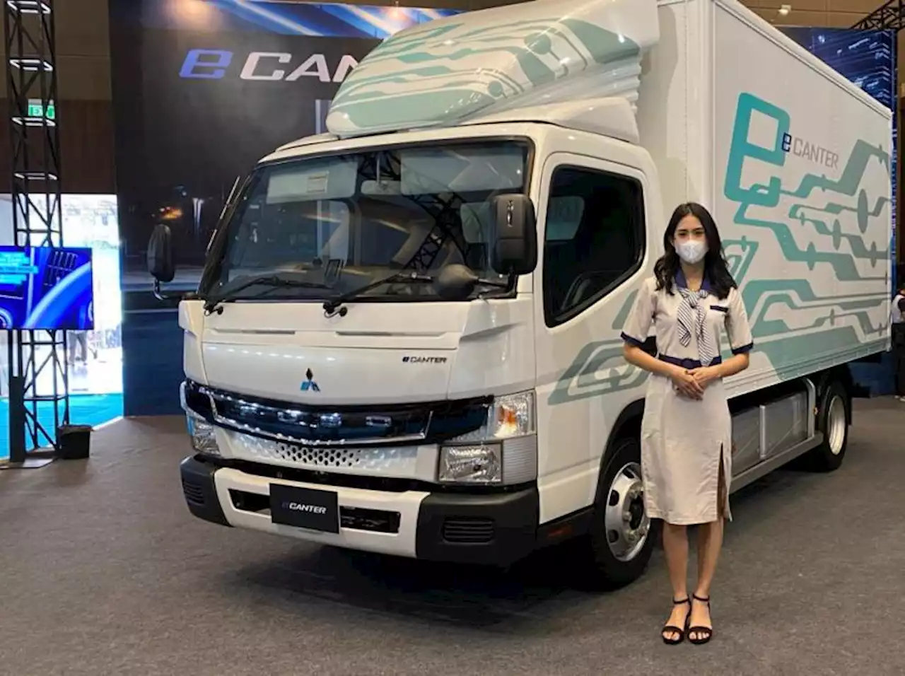 Selain Mobil Listrik, GIIAS 2022 Juga Beri Kesempatan Uji Truk Listrik |Republika Online