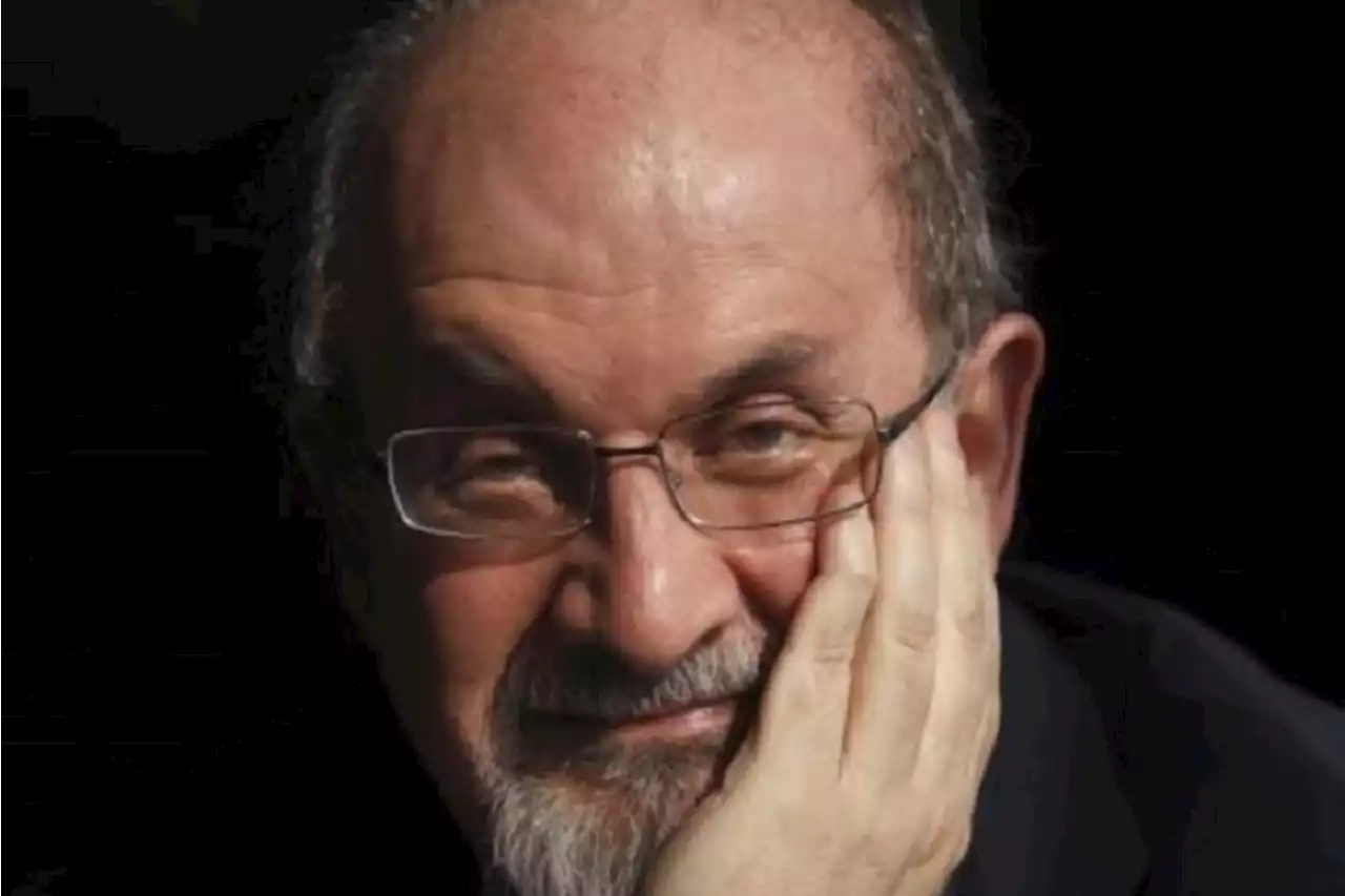 Media Iran Ramai-ramai Puji Penikam Salman Rushdie Novelis Ayat-ayat Setan