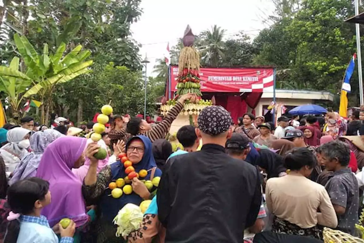 Meriah! Begini Suasana Pawai Jolen Tradisi Merti Desa di Semarang