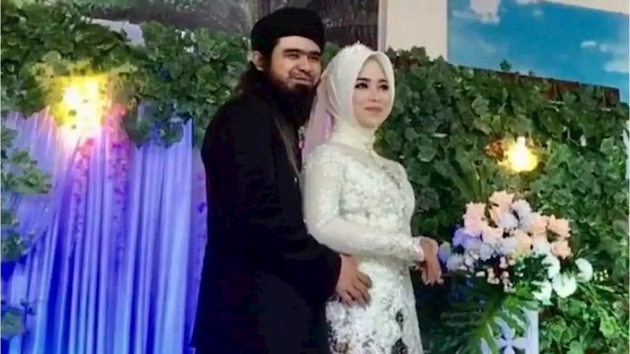 Istri Gus Samsudin Ungkap Alasan Dirinya Jatuh Cinta dengan Sang Suami