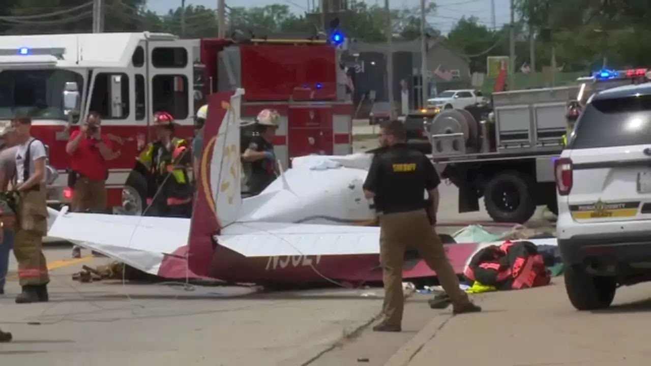 2 killed in plane crash while attempting emergency landing on street in Peoria County