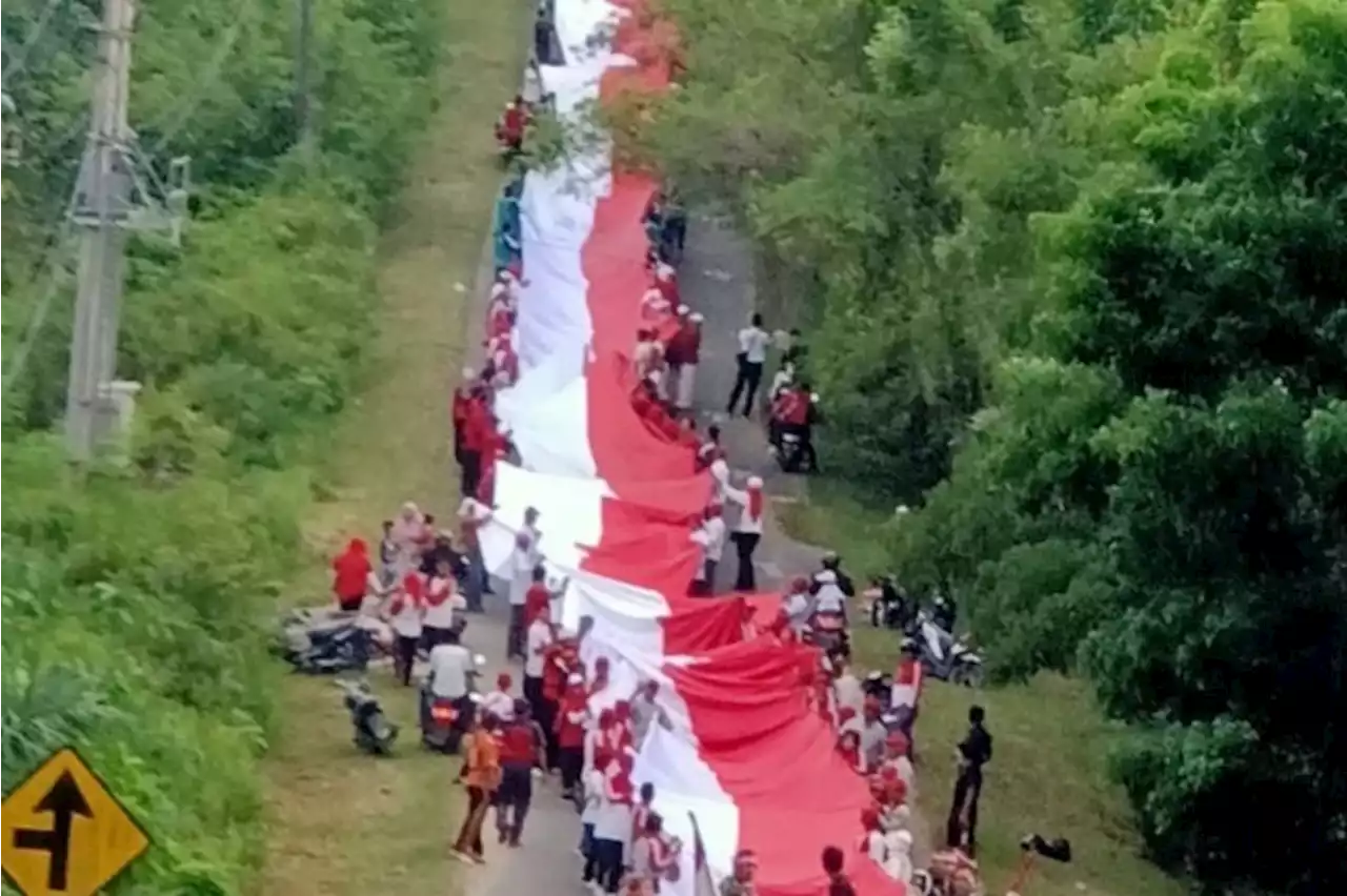 Kirab bendera sepanjang 2.500 meter di Bungo pecahkan rekor MURI