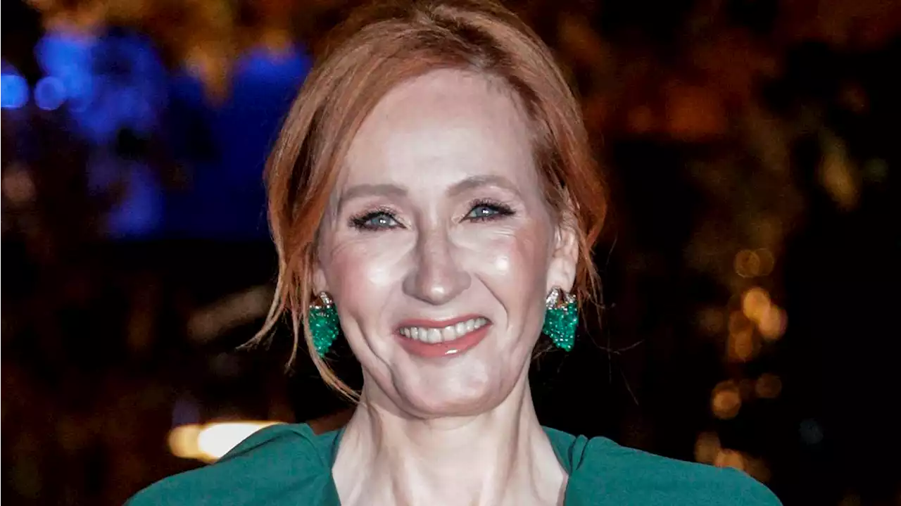 J.K. Rowling gets death threat after calling attack on Salman Rushdie 'horrifying'