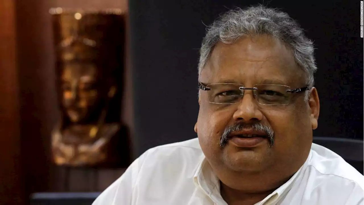 India's 'Warren Buffett,' Rakesh Jhunjhunwala, dies at 62