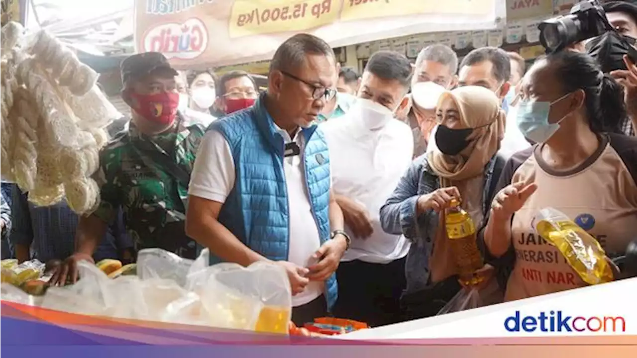 Tinjau Harga di Pasar Dukuh Kupang, Zulkifli Hasan: Rata-rata Stabil