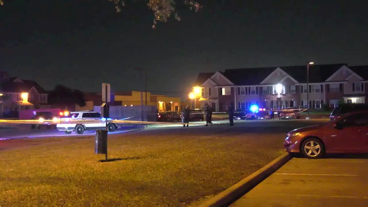 Female found dead in car, teen wounded in shooting in west Harris County