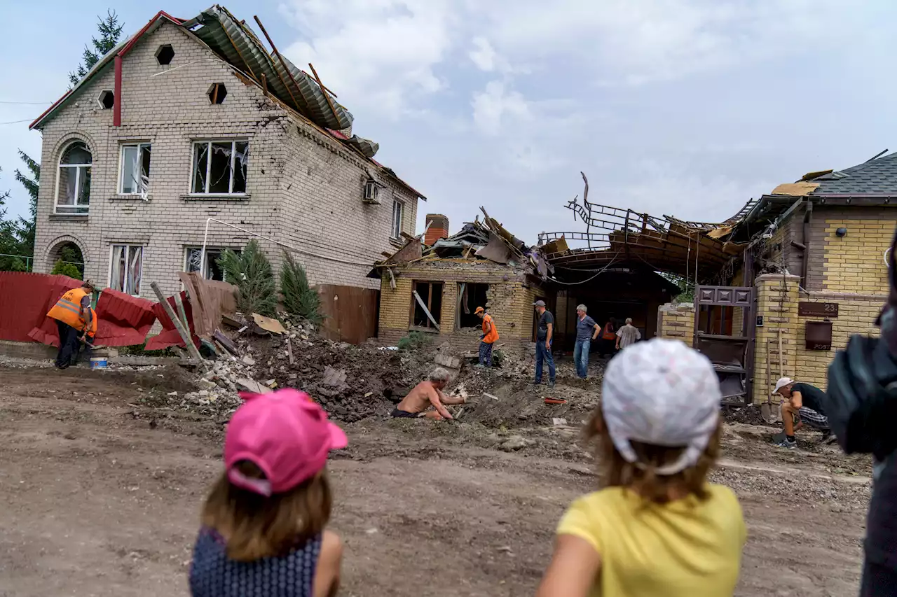 Russian Shelling Heavy in East; Ukraine Strikes Key Bridge