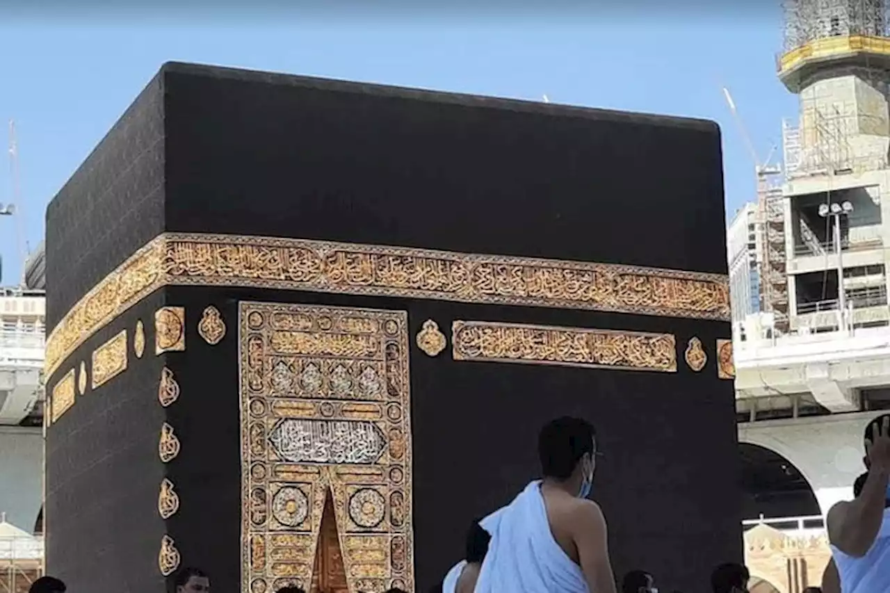 Viral! Netizen Malaysia Geram dengan Video Jemaah Umrah Perempuan Pakai Ihram Laki-laki di Makkah - Pikiran-Rakyat.com