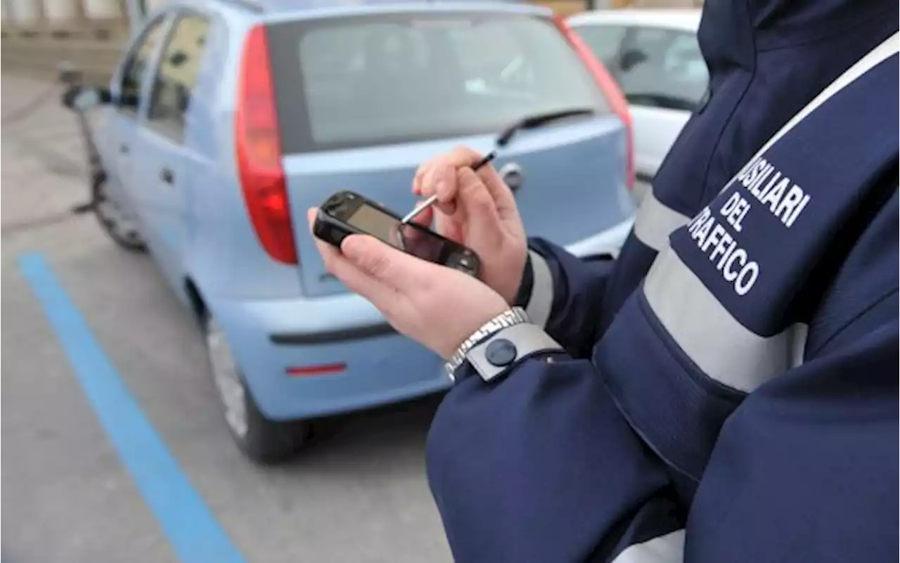 Palinuro, ausiliare del traffico picchiata per una multa da 18 euro