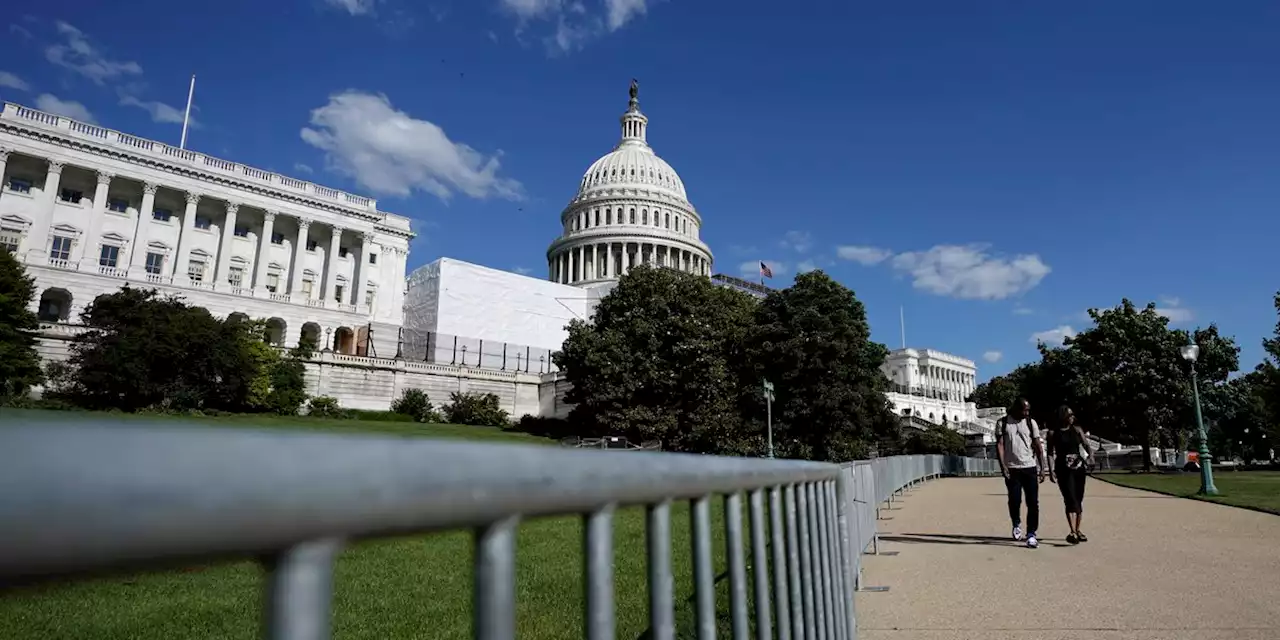 Police: Man killed himself after ramming US Capitol barrier