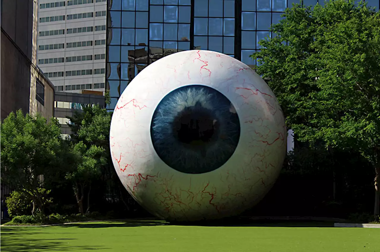 Day Trips: Tony Tasset’s Eye Sculpture, Dallas