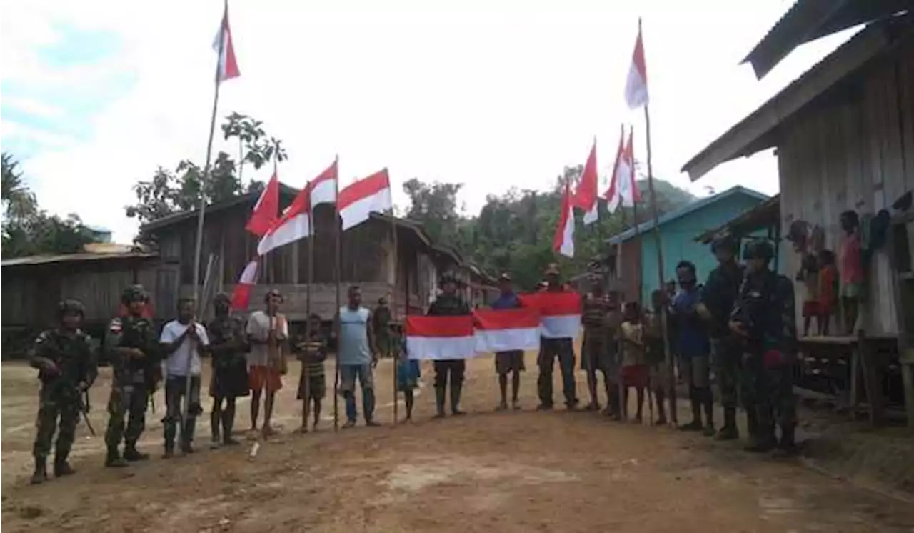 Kibarkan Bendera Merah Putih di Ujung Perbatasan