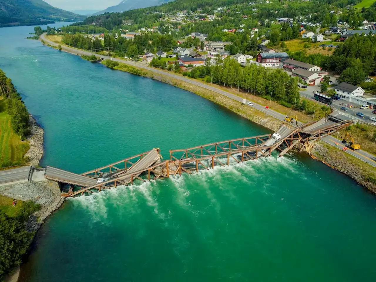 150 Meter lange Brücke in Norwegen eingestürzt