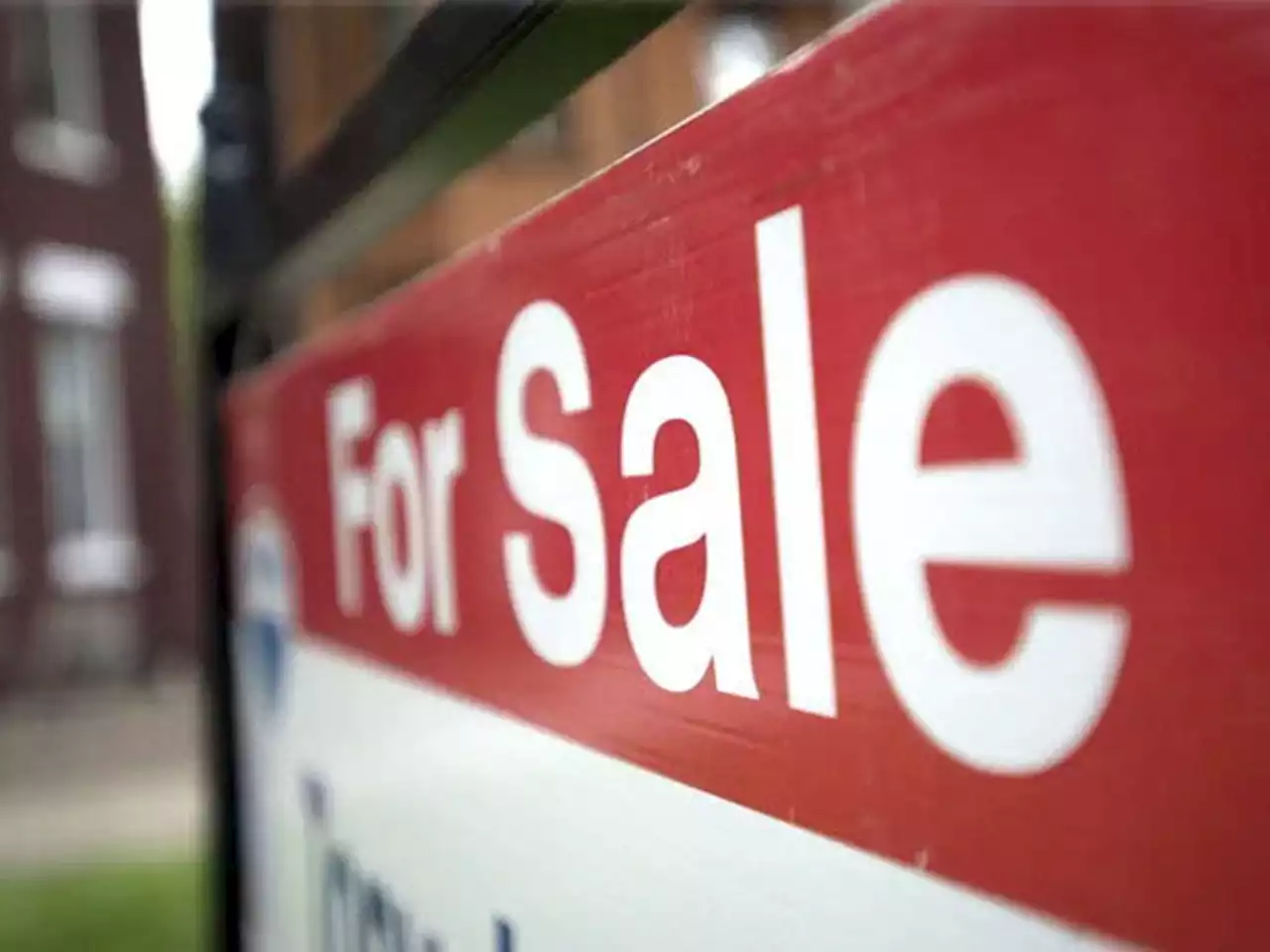 Canada home prices fall for fourth month in a row