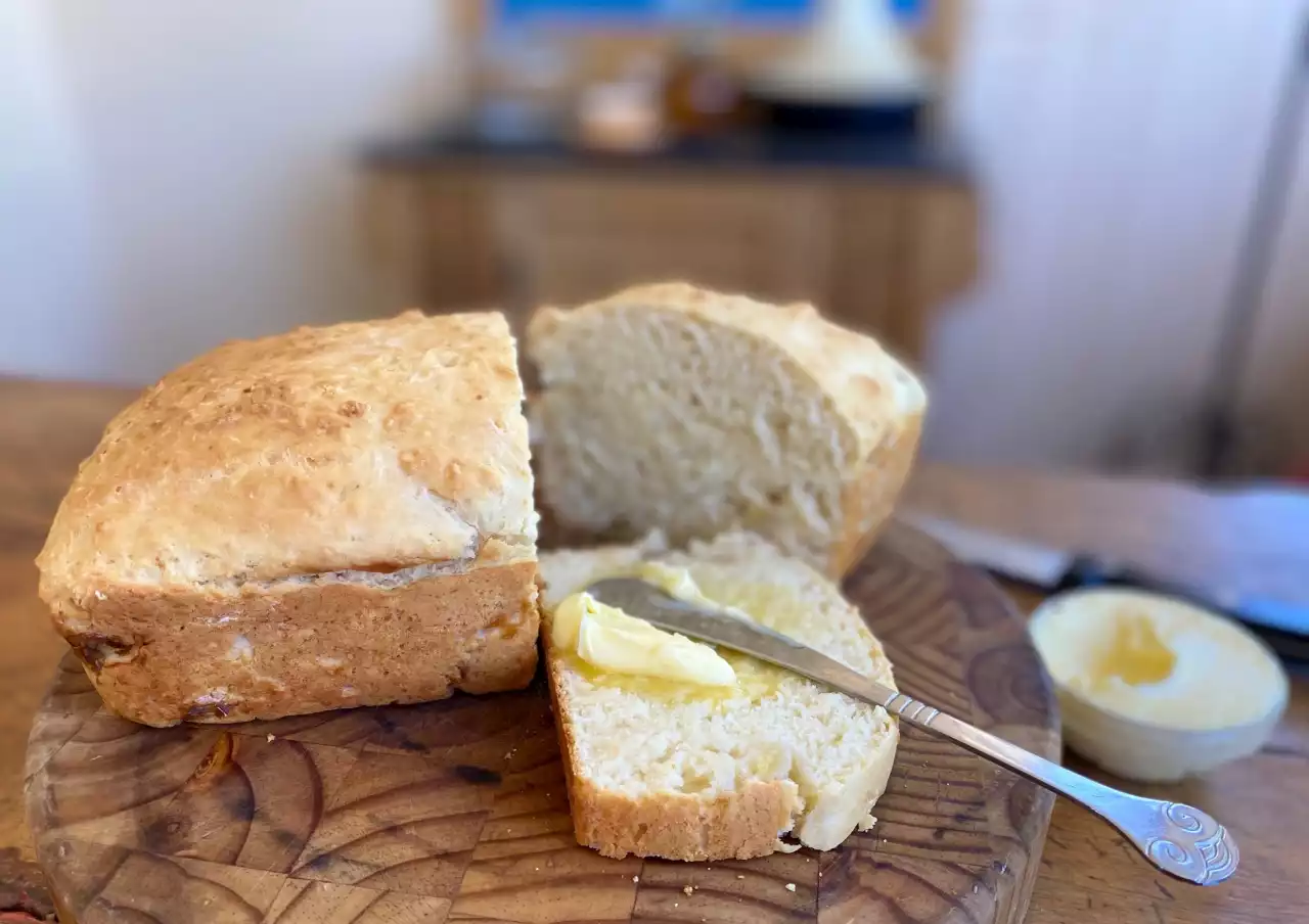 BREAD IN A JIFFY: What’s Cooking Today: The Foodie’s Wife’s Herbed Buttermilk Bread