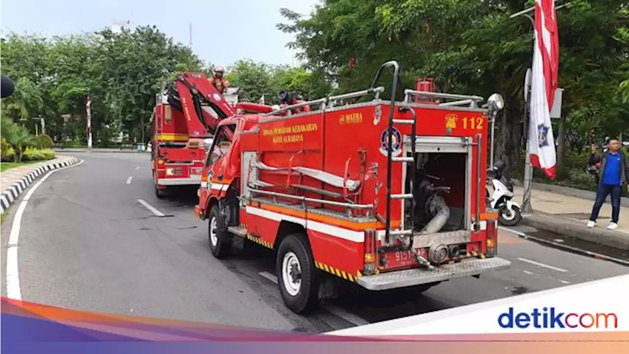 Mobil PMK Terguling di depan Bambu Runcing, Dua Petugas Luka Lecet dan Syok