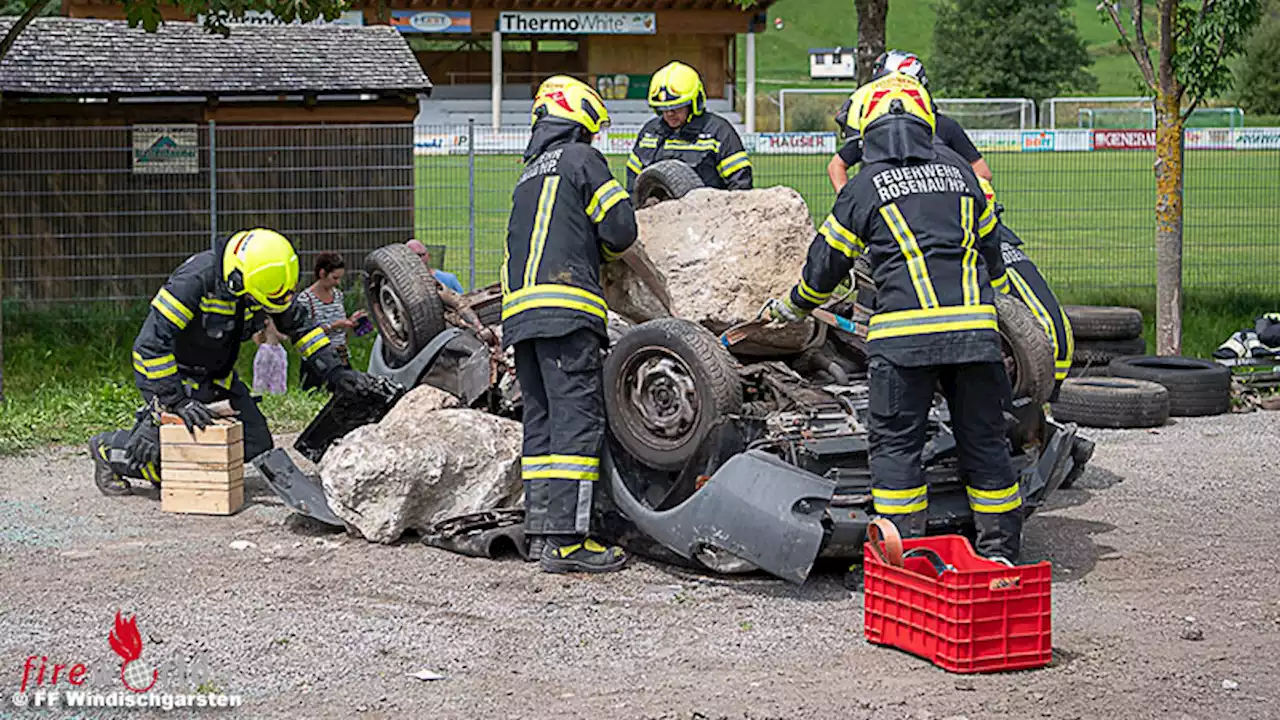 Oö: Firefighting Rescue Training-Event neben dem Feuerwehrfest in Spital am Pyhrn