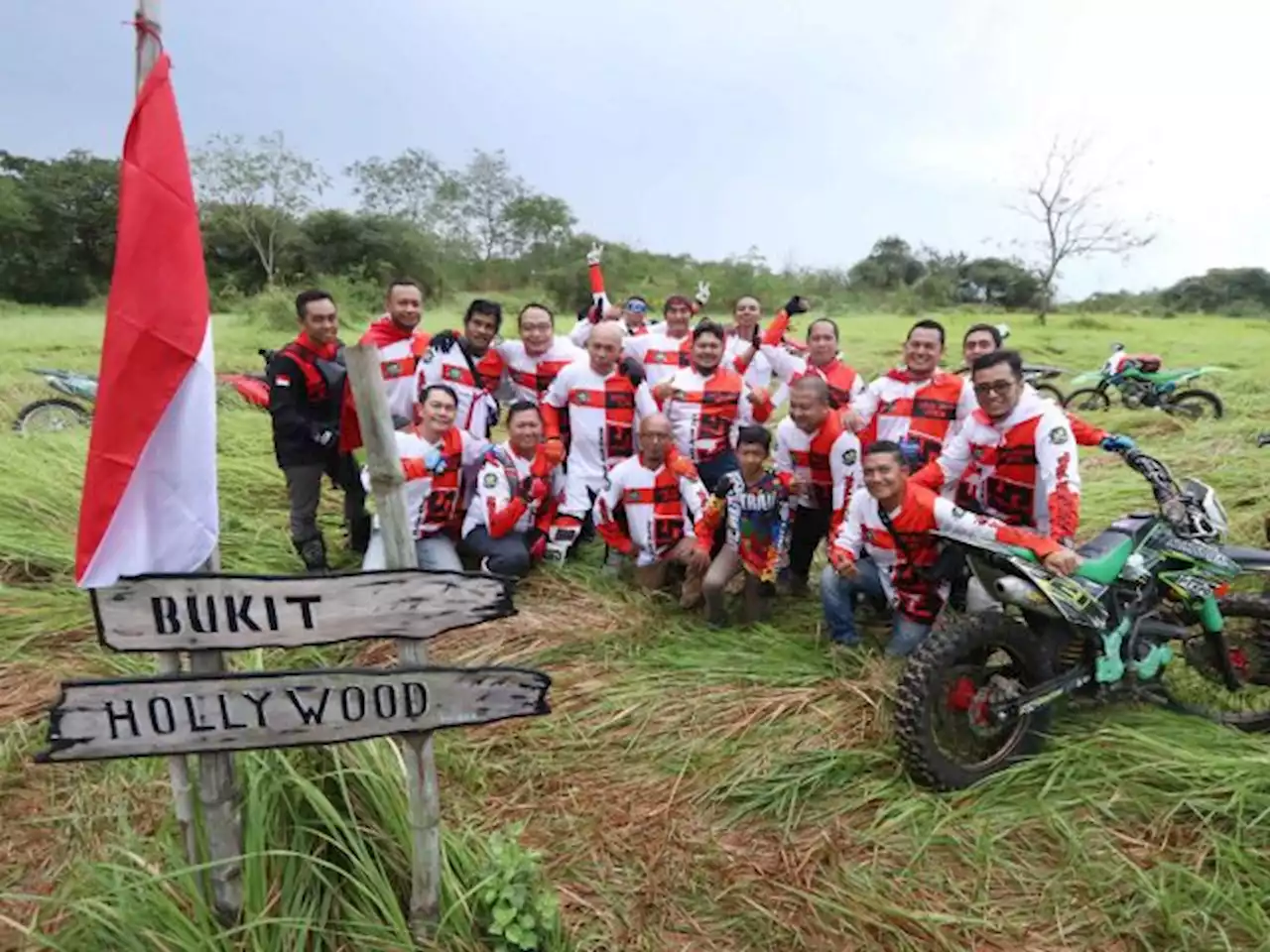 Momen Agustusan, Mengingatkan Eksotika Bukit Hollywood Gresik