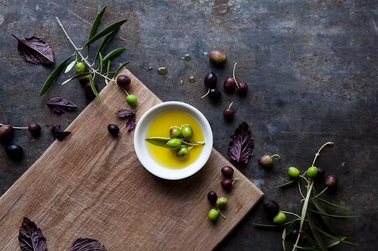 Here's How To Know If Your Olive Oil Is 100% Pure — & Why That Matters