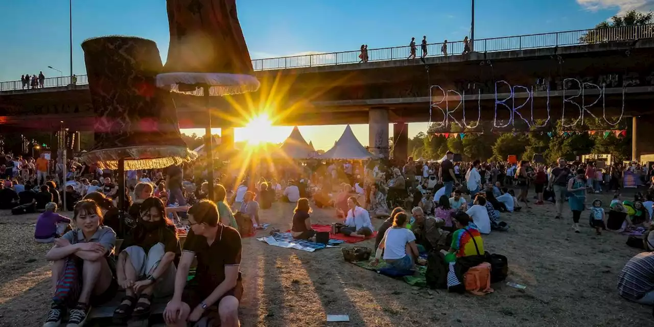 Musik vom Feinsten in urbaner Abendröte: Das war das Brückenfestival 2022