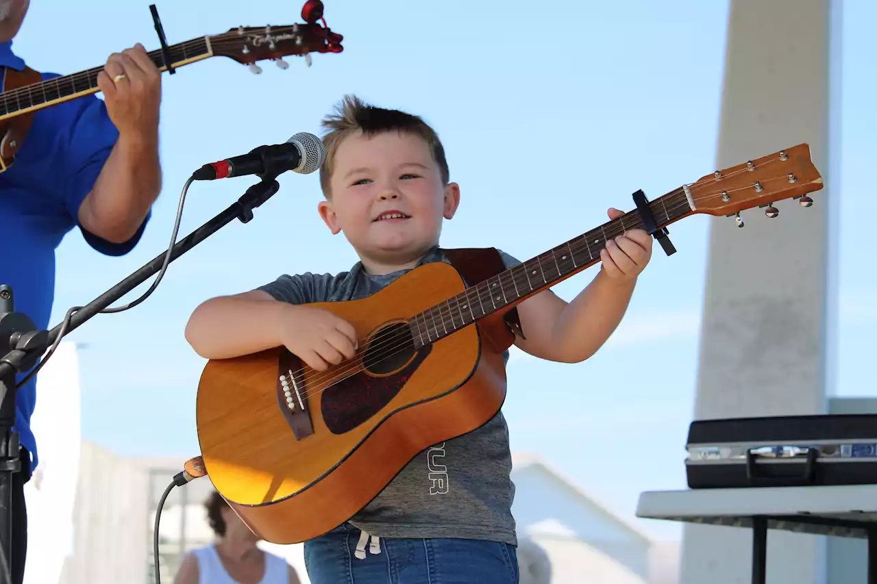 A natural entertainer: Five-year-old Carson Fullerton amazes Digby Scallop Days' audience | SaltWire
