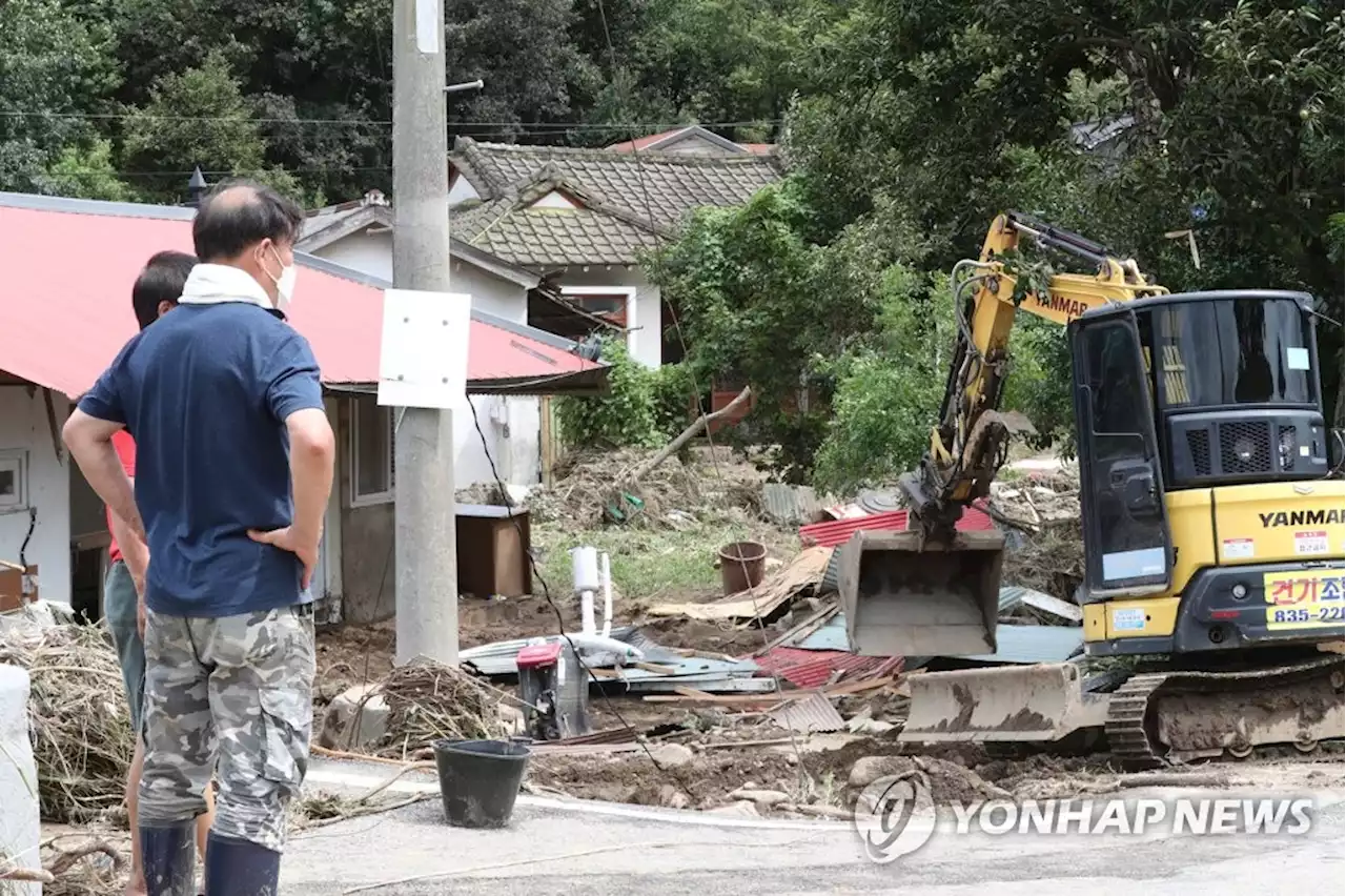 충남·경기 수해복구 구슬땀…관광지는 피서객 북새통 | 연합뉴스