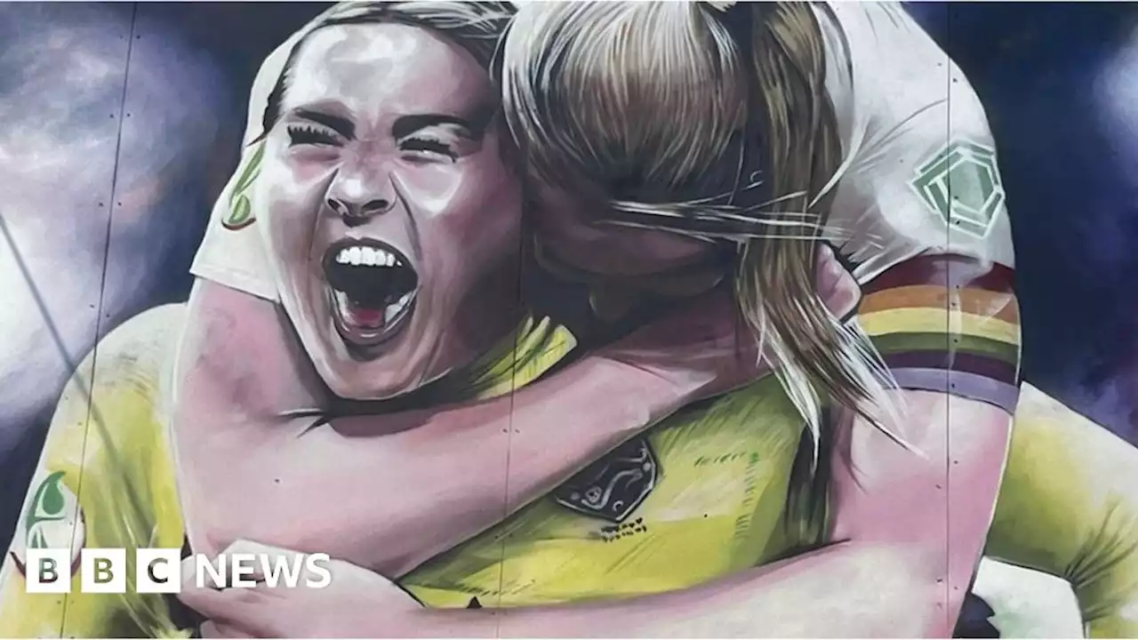 Mary Earps: Hometown mural honour for England's goalkeeper