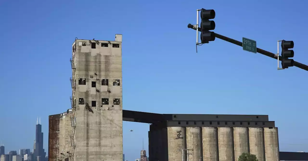 Pritzker wants to sell off Damen Silos, industrial site that once served as a backdrop in ‘Tranformers’ movie