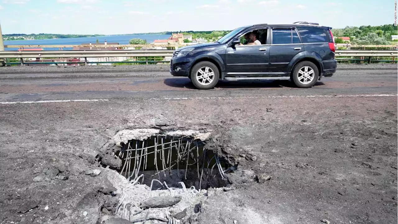 Russian troops in south Ukraine squeezed as Kyiv ramps up strikes on bridges, ammo depots