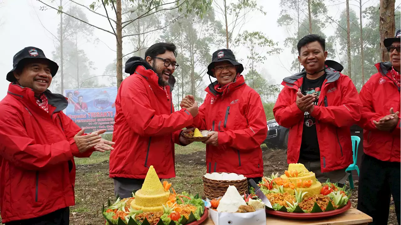 Menjelang HUT ke-77 RI, Ono Surono Melepas Tim Ekspedisi Trisakti