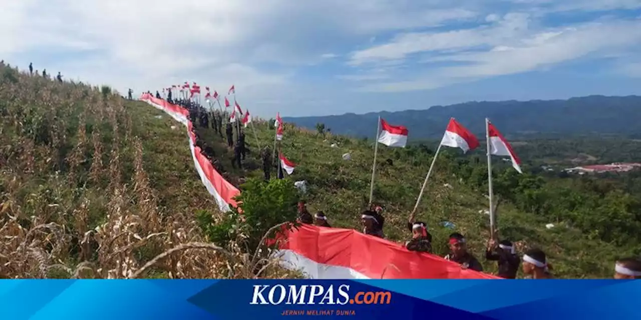 Bendera Merah Putih Sepanjang 77 Meter Berkibar di Atas Bukit