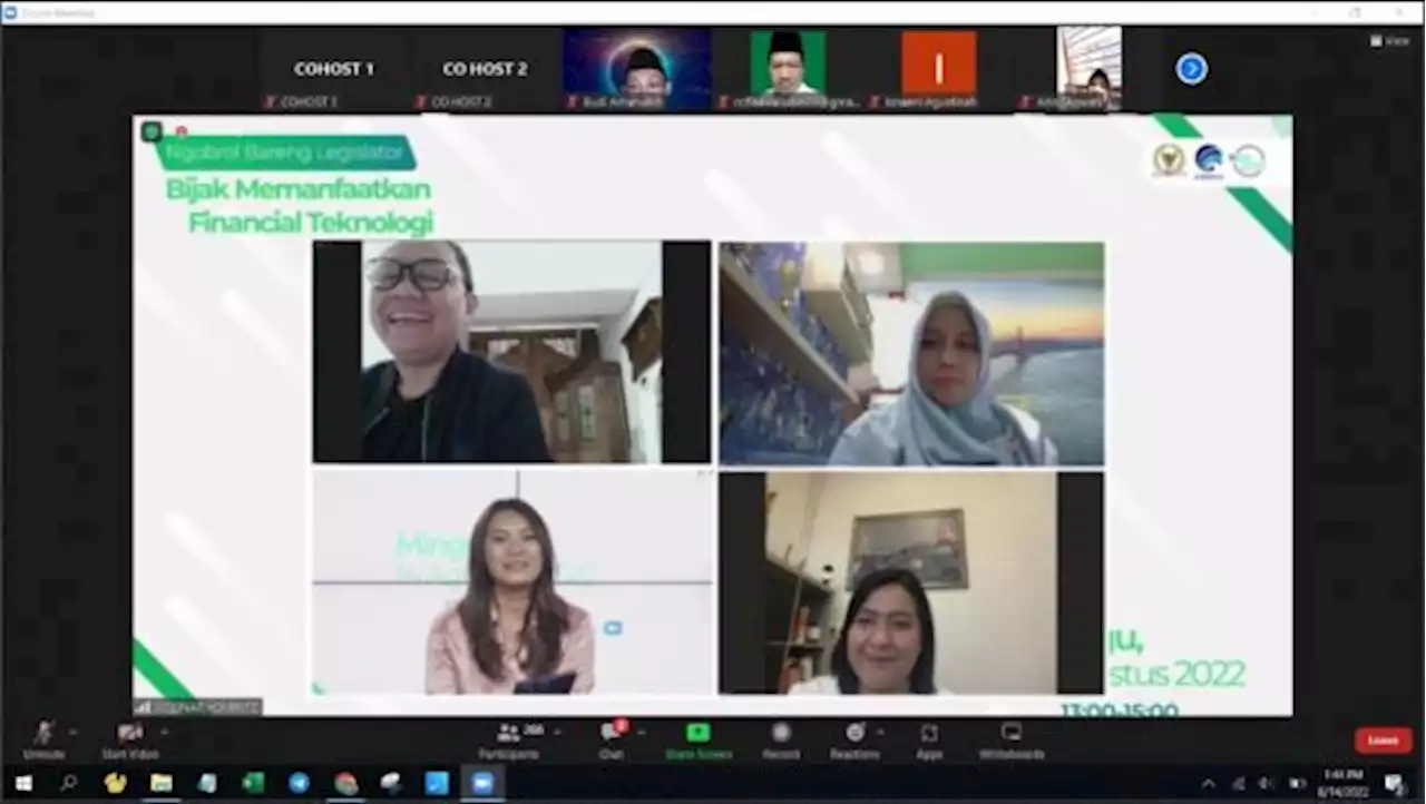 Kominfo Gelar Webinar Edukasi Masyarakat Bijak Pakai Fintech