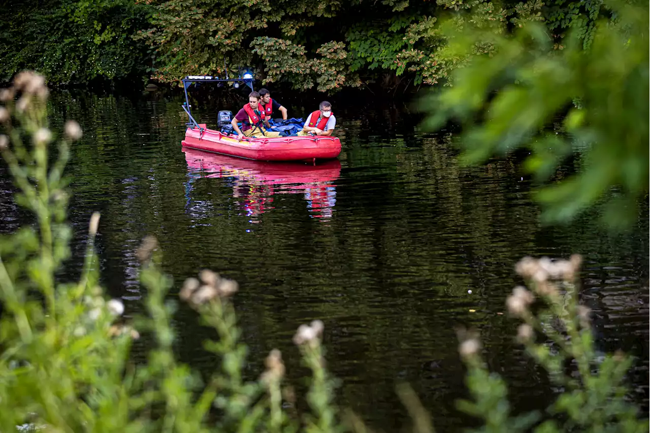 „Sehr tragische Situation“: Junger Mann geht in Fluss unter – tot