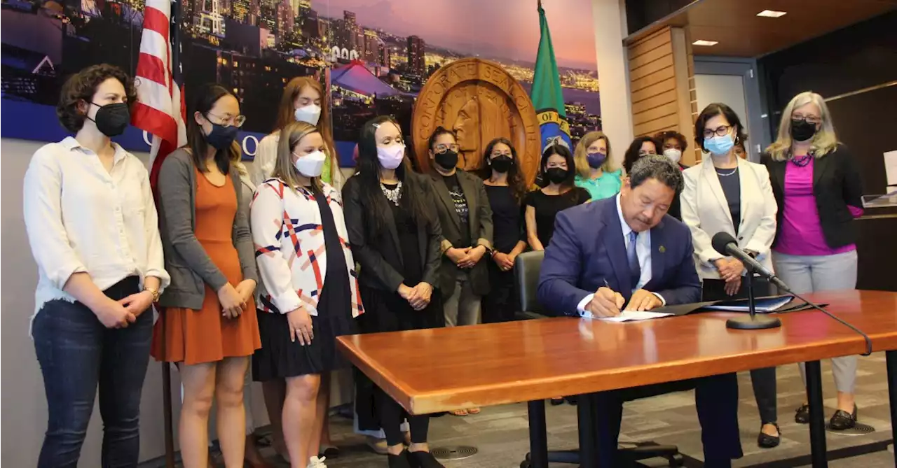 Mayor signs bill package expanding abortion protections, access in Seattle