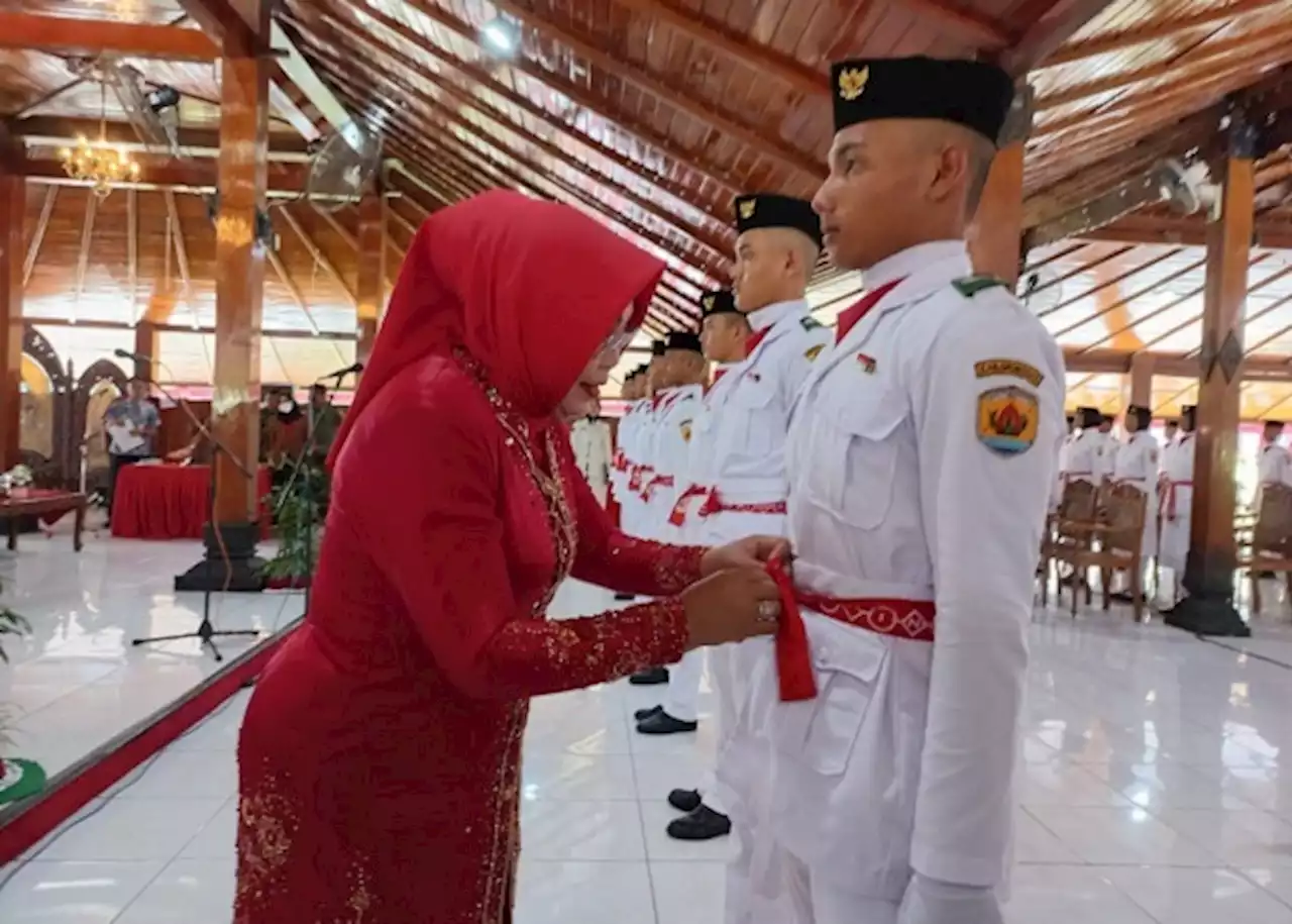 Bupati Kukuhkan 72 Anggota Paskibraka Grobogan Tahun 2022