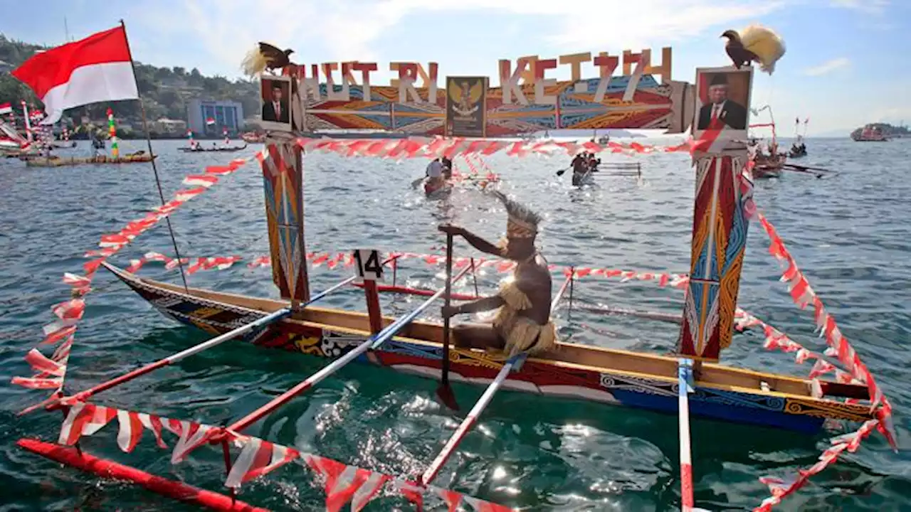 Lomba Perahu Hias Meriahkan HUT RI di Papua