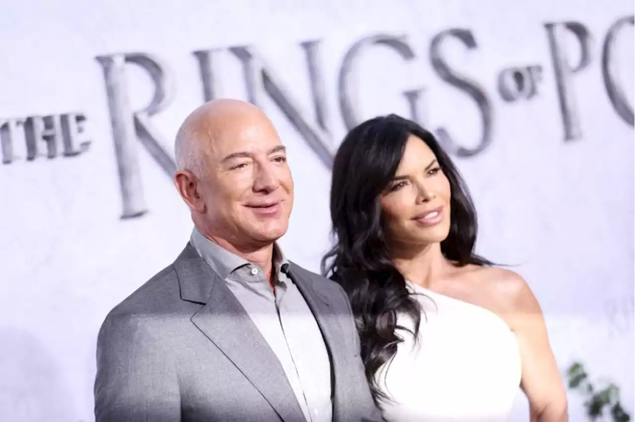 Bezos attends premiere of $1-B 'Lord of the Rings' prequel