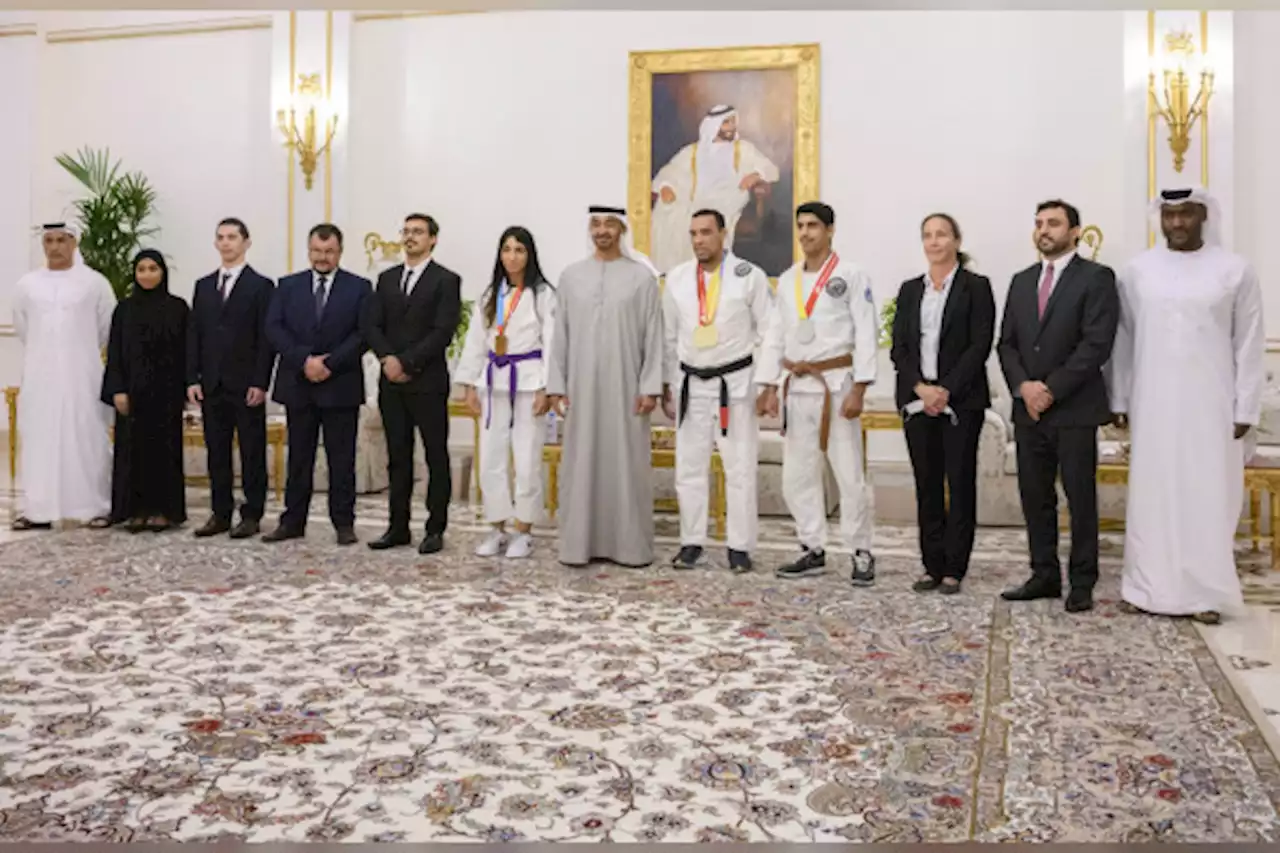 رئيس الدولة يستقبل أبطال الإمارات للجوجيتسو الفائزين بدورة الألعاب العالمية 2022