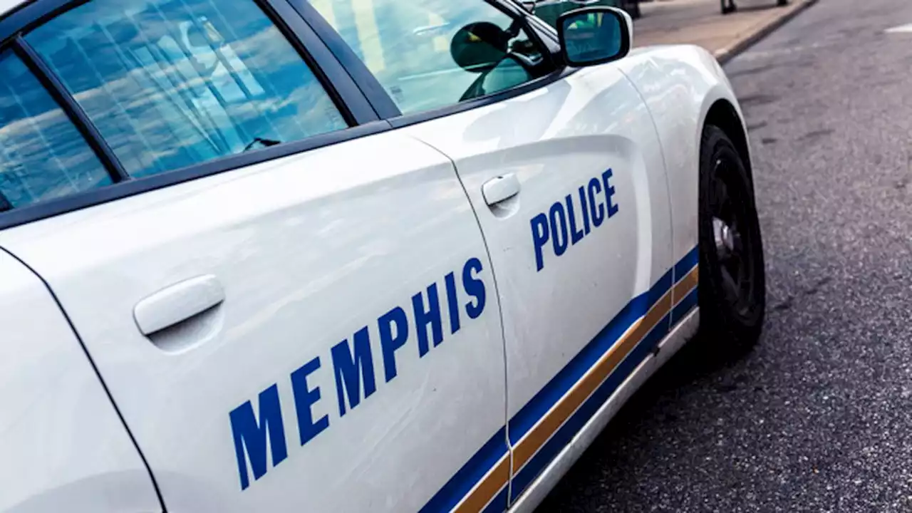 Six shot outside Memphis hospital