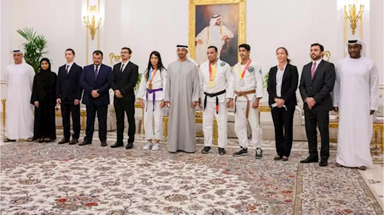رئيس الدولة يستقبل أبطال الإمارات للجوجيتسو الفائزين بدورة الألعاب العالمية 2022
